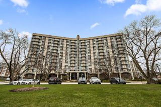 20 N Tower Road 10N, Oak Brook, IL 60523