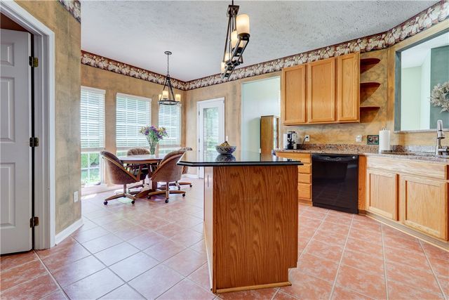 653 Yardley Court, Webster, NY 14580