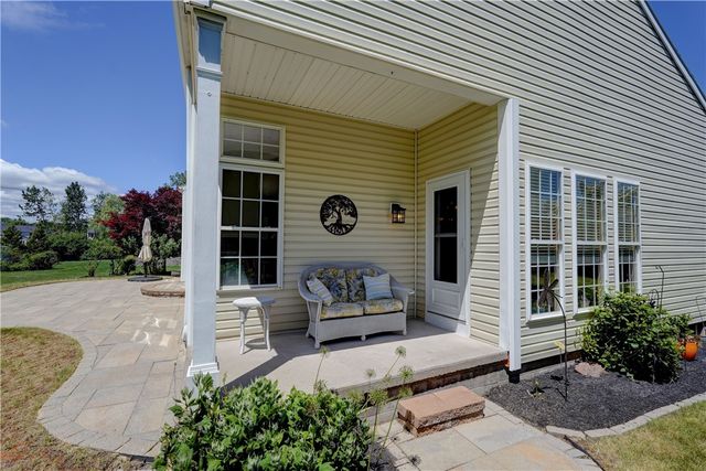 653 Yardley Court, Webster, NY 14580