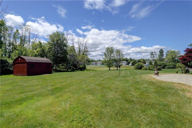 653 Yardley Court, Webster, NY 14580