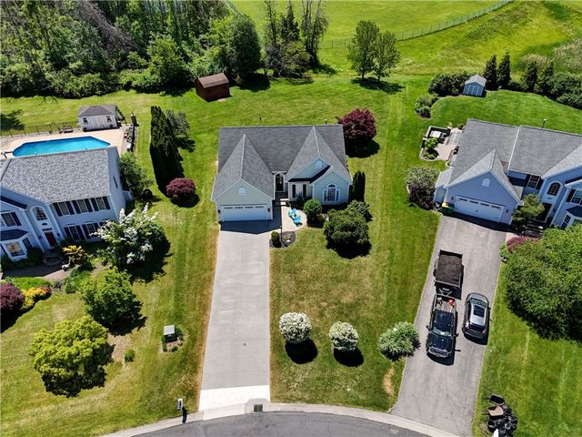 653 Yardley Court, Webster, NY 14580