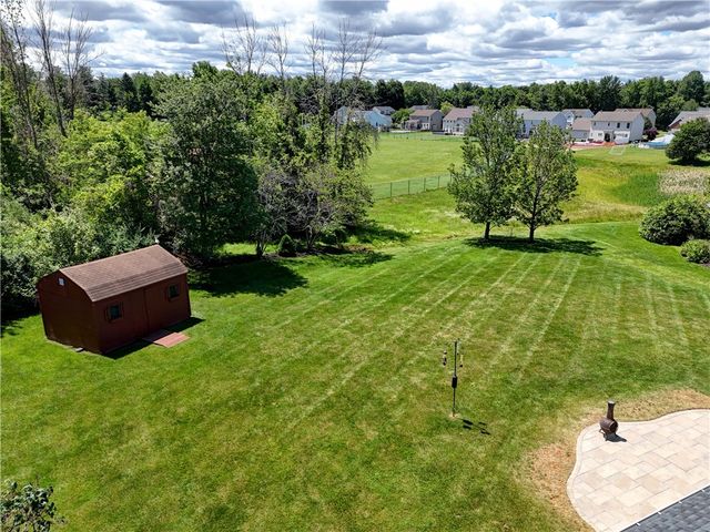 653 Yardley Court, Webster, NY 14580