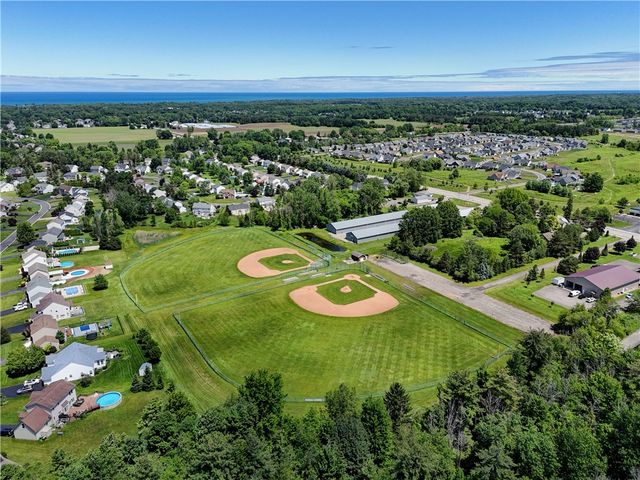 653 Yardley Court, Webster, NY 14580