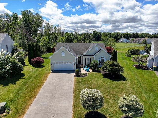 653 Yardley Court, Webster, NY 14580