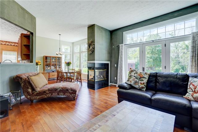653 Yardley Court, Webster, NY 14580