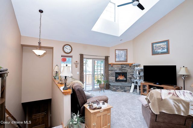 1 Elsie Peak CT, B1, BLDG B, Pinehurst, ID 83850