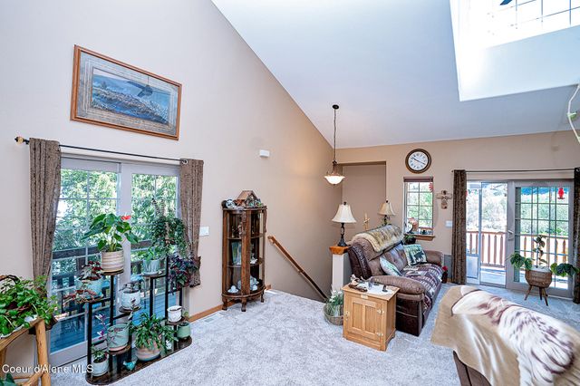 1 Elsie Peak CT, B1, BLDG B, Pinehurst, ID 83850