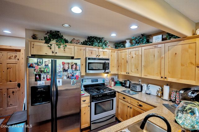 1 Elsie Peak CT, B1, BLDG B, Pinehurst, ID 83850