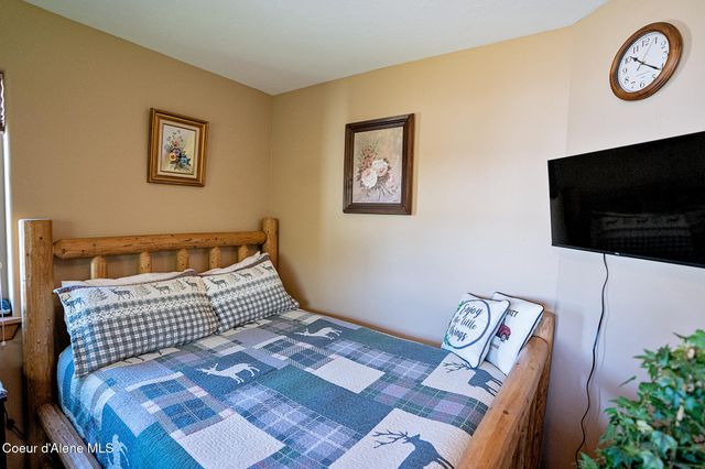 1 Elsie Peak CT, B1, BLDG B, Pinehurst, ID 83850