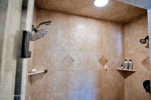 1 Elsie Peak CT, B1, BLDG B, Pinehurst, ID 83850