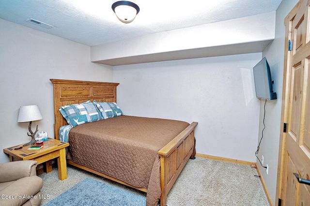 1 Elsie Peak CT, B1, BLDG B, Pinehurst, ID 83850