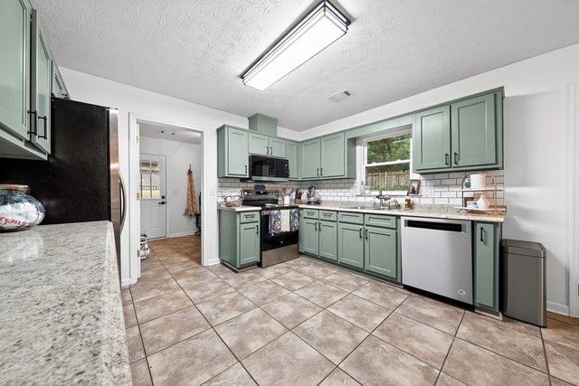 221 Lee Road 2051, Phenix City, AL 36870