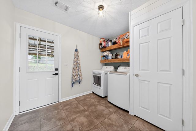 221 Lee Road 2051, Phenix City, AL 36870