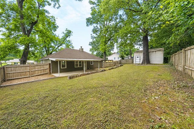 221 Lee Road 2051, Phenix City, AL 36870
