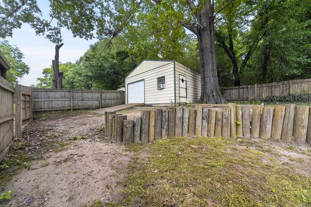 221 Lee Road 2051, Phenix City, AL 36870