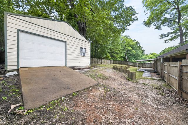 221 Lee Road 2051, Phenix City, AL 36870