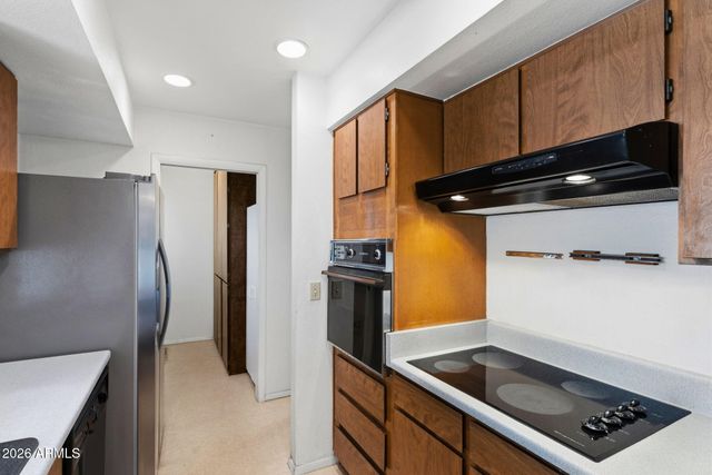 831 LEISURE WORLD --, Mesa, AZ 85206