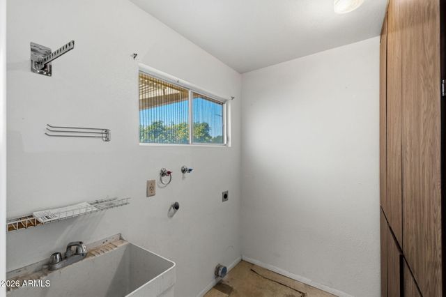 831 LEISURE WORLD --, Mesa, AZ 85206