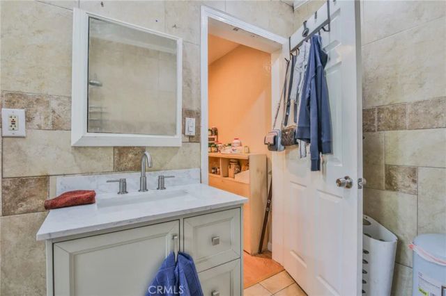 1709 E Luray, Long Beach, CA 90807