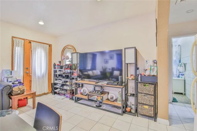 1709 E Luray, Long Beach, CA 90807