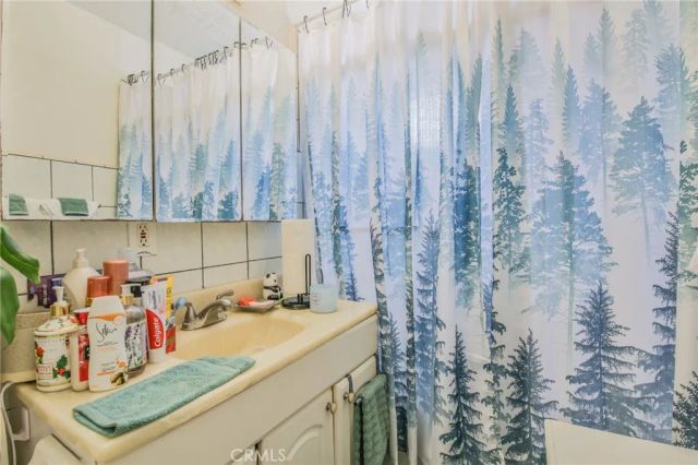 1709 E Luray, Long Beach, CA 90807