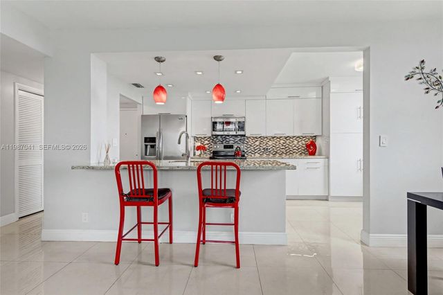 4330 Hillcrest Dr 619 619, Hollywood, FL 33021