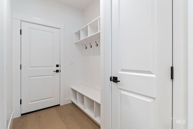 860 W Buroak Dr, Meridian, ID 83642