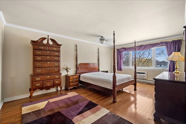 2700 E Bel Aire Drive 303, Arlington Heights, IL 60004