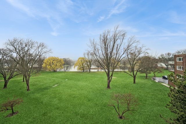 2700 E Bel Aire Drive 303, Arlington Heights, IL 60004