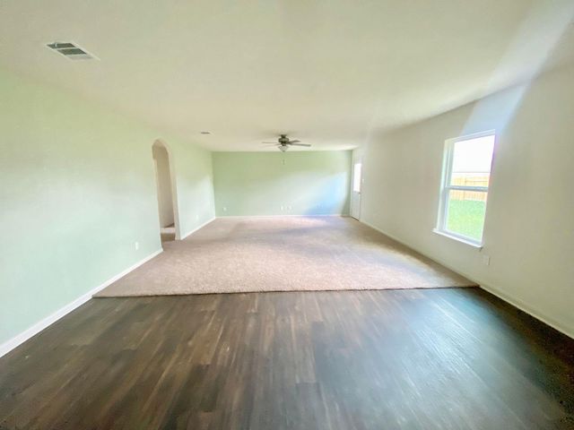 701 Yearwood LN 50-E, Jarrell, TX 76537