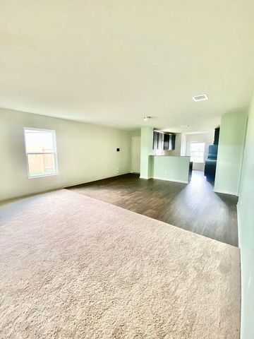 701 Yearwood LN 50-E, Jarrell, TX 76537