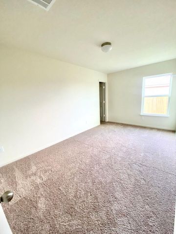 701 Yearwood LN 50-E, Jarrell, TX 76537