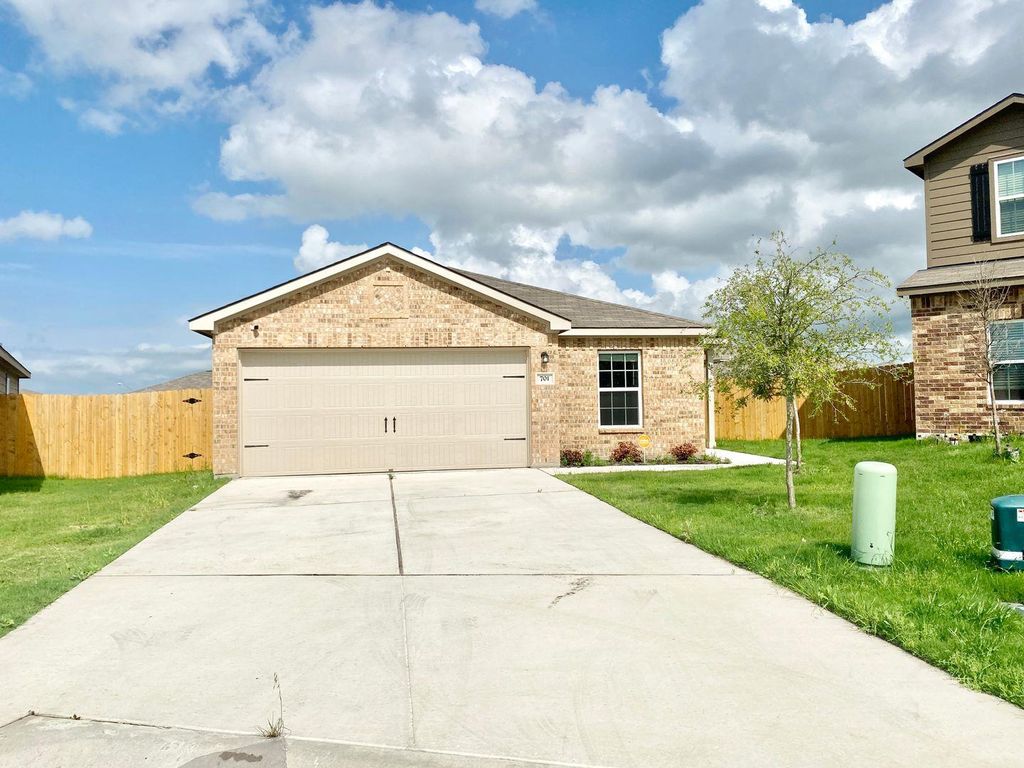 701 Yearwood LN 50-E, Jarrell, TX 76537