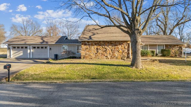 1065 Deer Creek, Pryor, OK 74361