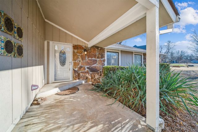 1065 Deer Creek, Pryor, OK 74361