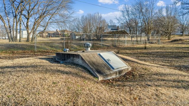 1065 Deer Creek, Pryor, OK 74361