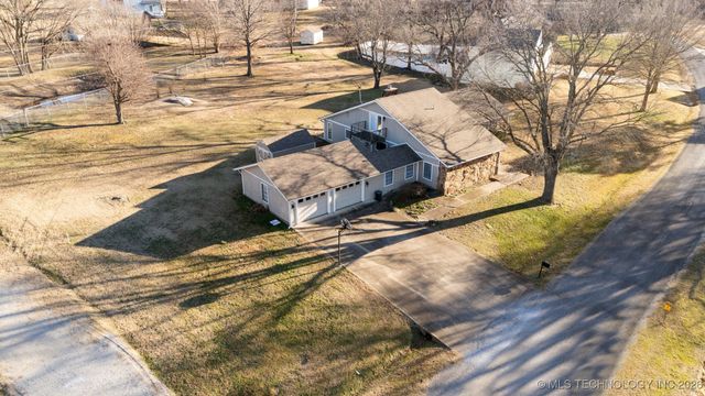 1065 Deer Creek, Pryor, OK 74361