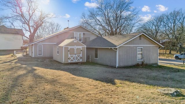 1065 Deer Creek, Pryor, OK 74361