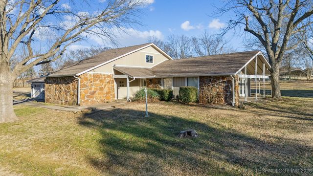 1065 Deer Creek, Pryor, OK 74361