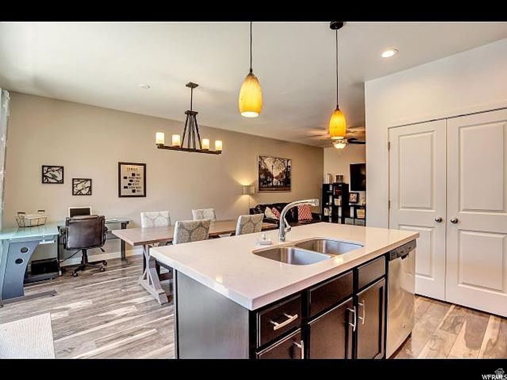 10522 S TOPVIEW RD, South Jordan, UT 84009 — photo 4