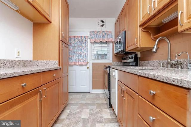 204 KINGSTON RD, Baltimore, MD 21220