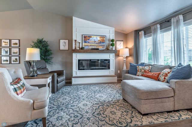 713 23RD Avenue W, West Fargo, ND 58078