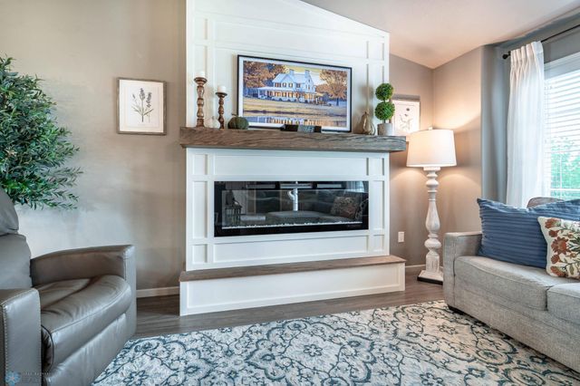 713 23RD Avenue W, West Fargo, ND 58078