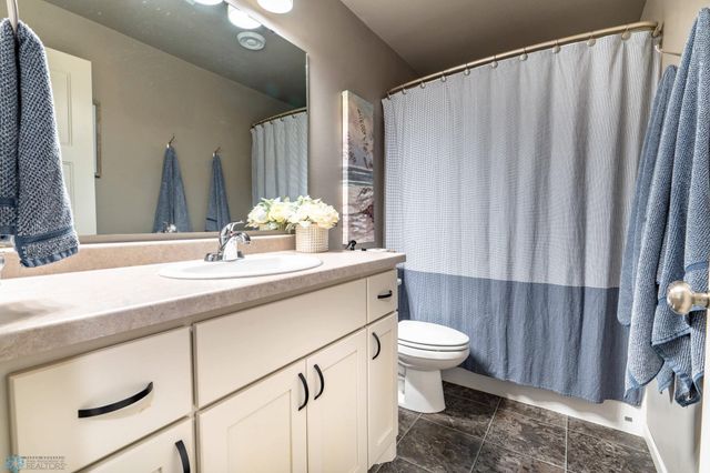 713 23RD Avenue W, West Fargo, ND 58078