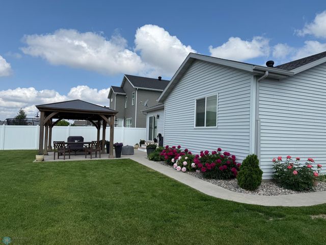 713 23RD Avenue W, West Fargo, ND 58078