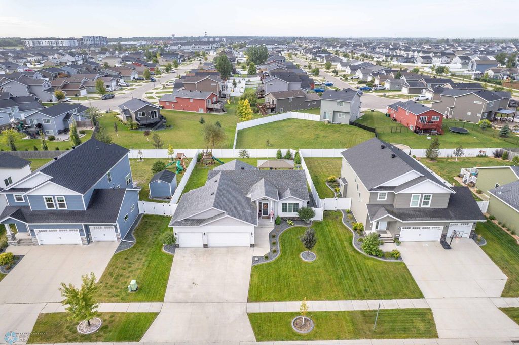 713 23RD Avenue W, West Fargo, ND 58078