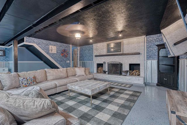 1222 Maple Grove Road, Boonville, IN 47601