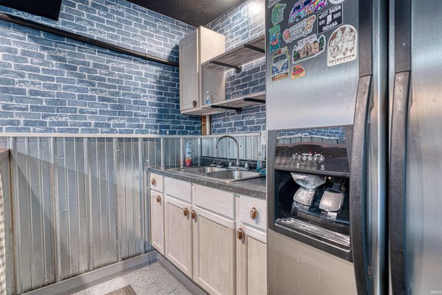 1222 Maple Grove Road, Boonville, IN 47601