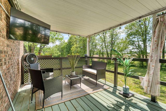 1222 Maple Grove Road, Boonville, IN 47601
