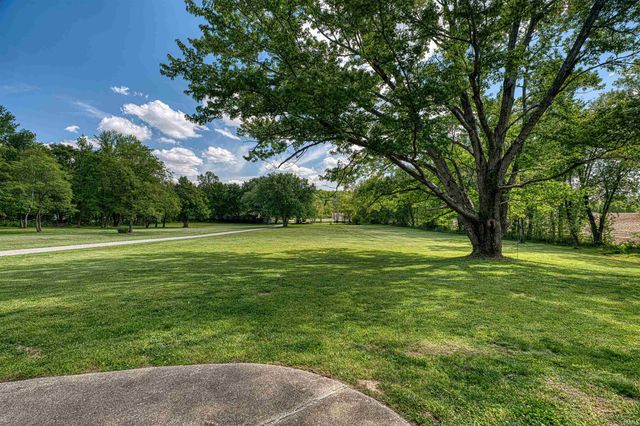 1222 Maple Grove Road, Boonville, IN 47601